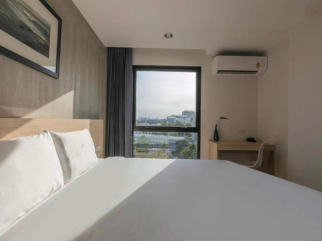 B2 Don Mueang Premier Hotel 3*